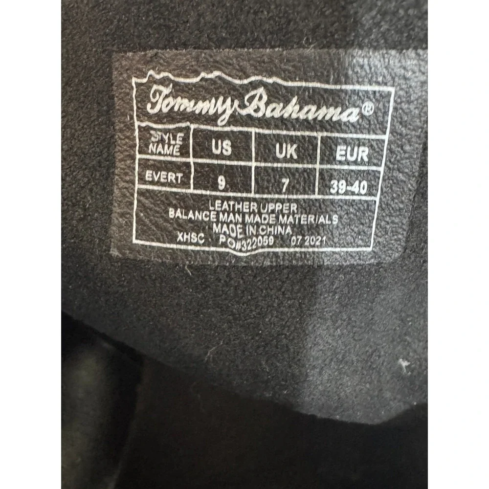Tommy Bahama Evert Chukka Boots Men 9 Black Suede Tassel Casual